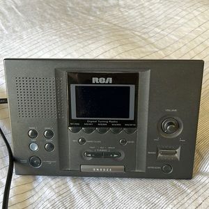 Vintage RCA Alarm Clock Radio